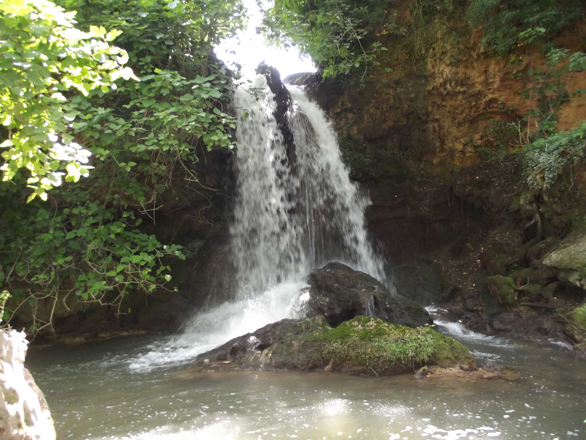 Los Chorradores waterfall trail