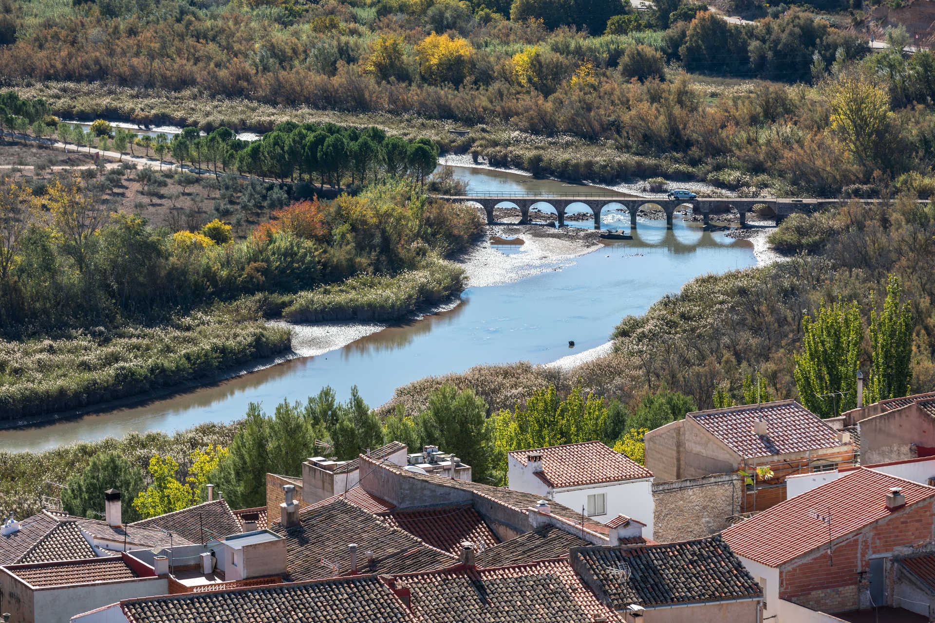 Cofrentes and the river valley